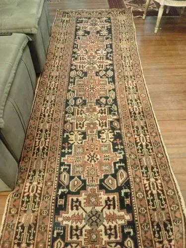 Vendo tapete/ passadeira Turca. Antiga.Otimo estado.  Um luxo para sua casa. 3.10x 1.0m.