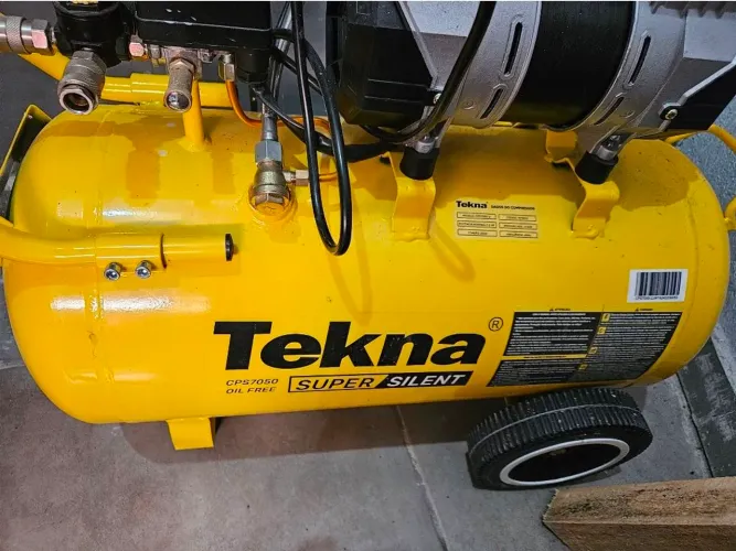 Compressor Tekna Super Silent CPS7050 1,2 HP 220V - Pouquíssimo Uso