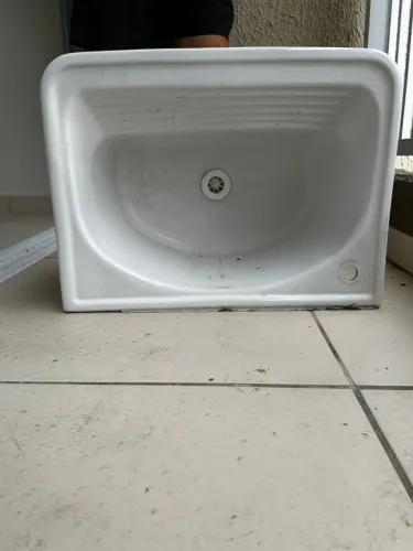 Tanque em louça Deca 
