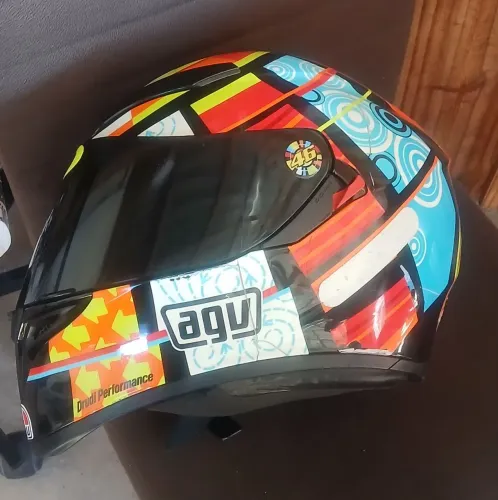 Vendo capacete agv original número 58.60 passo cartão