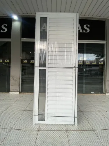 PORTA DE ALUMÍNIO BRANCO COM VIDRO 2.10X70 - OUTLET