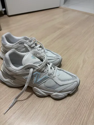 Tênis New Balance 9060