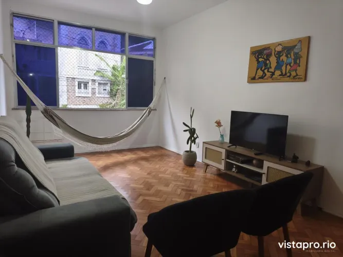 Apartamento mobiliado e amplo na tranquilidade de Santa Teresa