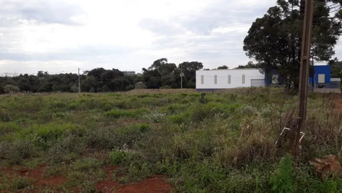 Vende-se terreno - Próximo a Ferroeste - BR277 - 3.850,49 m²