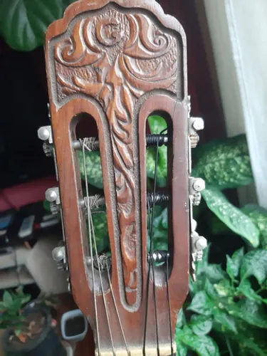 violão raro mão talhada, por ukulele ou painel solar ou controlador solar