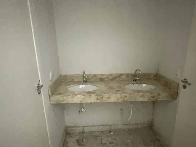 Bordas de piscina , ninchos , lavatórios , bancadas 