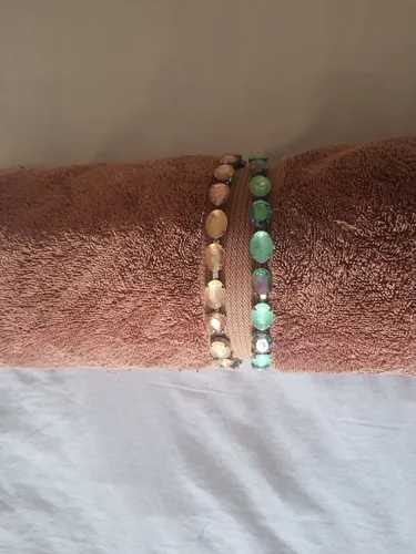 Duas tiaras de pedras adulto