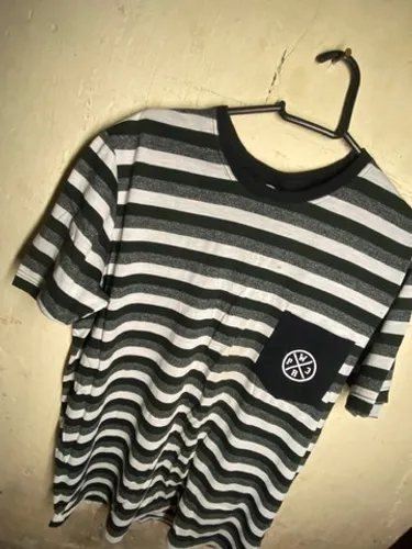 Camisa três cores preto, cinza e branco