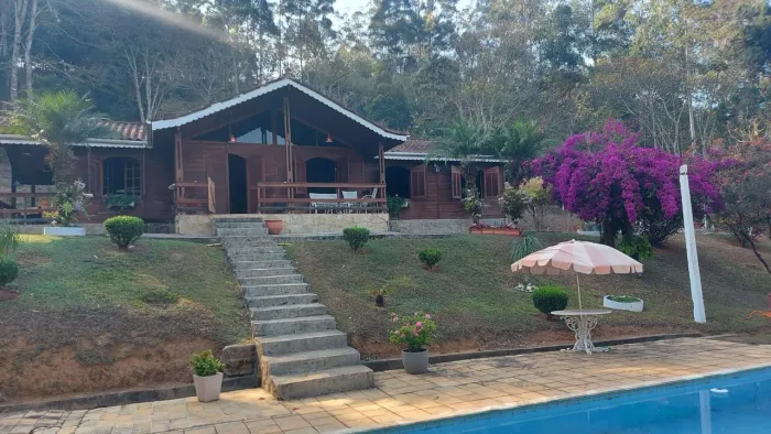 GRANJA 10700m2 NOVO TRIUNFO, 2 CASAS,1 DE 3 QUARTOS,PISCINA,ÁREA GOURMET,POMAR,QUADRA