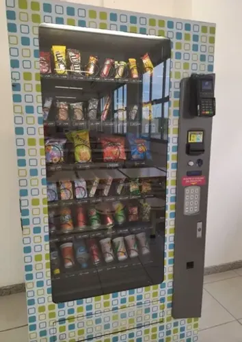 Vendo vending machine Snacks e bebidas geladas