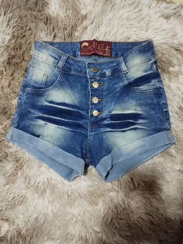 Short jeans cos alto feminino botões 