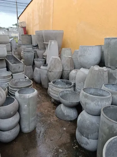 Vasos de fibra com cimento 