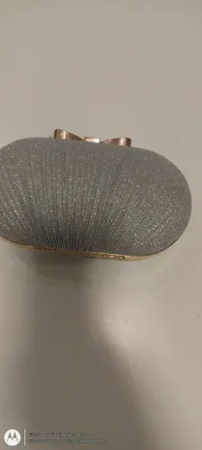 Linda bolsa de festa prateada com dourada nova