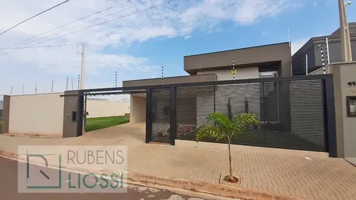 CEDRAL (SP) Casa com 220m2 construída em 02 Terrenos