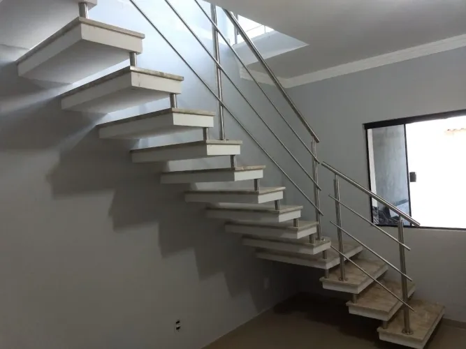 Escadas engastada na parede, apartir de $1.889,00