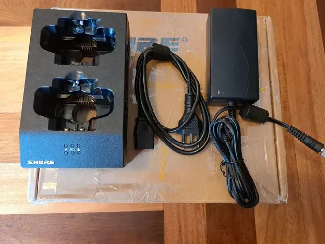 SBC200BR, Carregador de bateria para SB900 Shure Microfones - COM FONTE ORIGINAL Padrão BR
