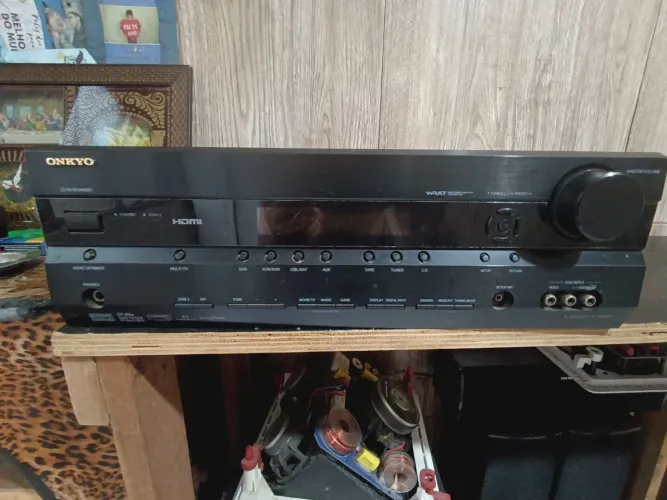 Receiver marca onkyo tx_sr506