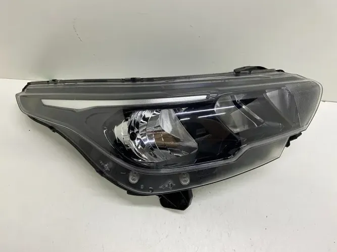 Farol Fiat Argo Cronos 2018 2019 20 21 22 2023 S/led Direito