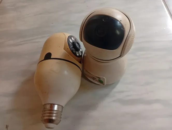 Câmeras de segurança tipo lâmpada e dome