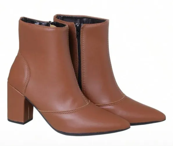 Bota Feminina Cano Curto Marrom - Conforto e Estilo!