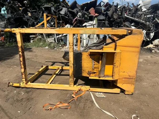 Dosador volumétrico vibratório com silo de alimentação