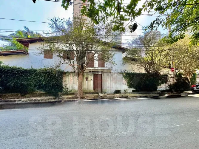 LOCAÇÃO CASA NO BROOKLIN COM NECESSIDADE DE REFORMAR IDEAL PARA FRANQUIAS 340m²