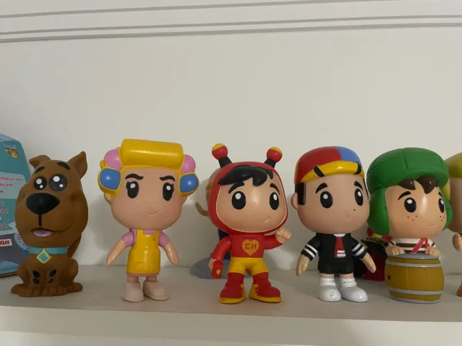 Lote de 10 Bonecos Chaves, Chapolin, scoobdoo