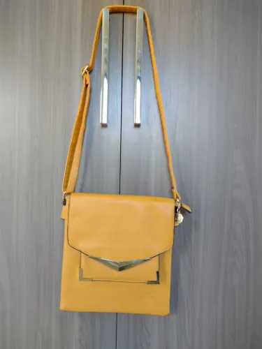 Bolsa de Ombro Amarela - Couro Ecológico 