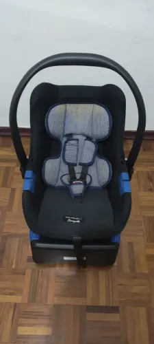 Bebê Conforto e carrinho Touring X Burigotto