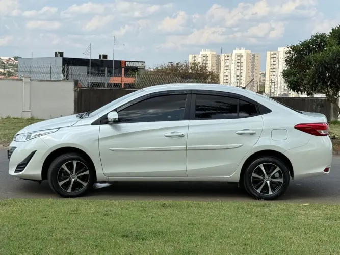 Toyota Yaris XL Live Sedan 1.5 Flex 16V 4P AUT 2021