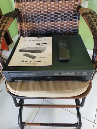 Gravador de Vídeo Cassete Mitsubishi HS-X90