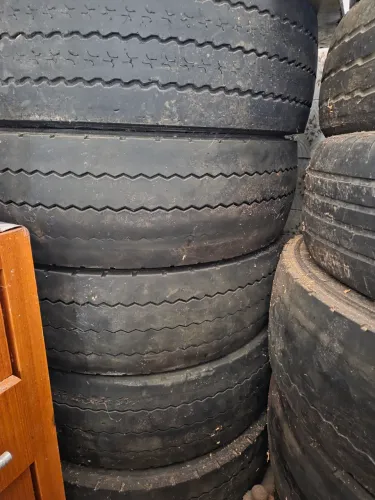 Pneus para caminhão e micro ônibus 215/75R17,5