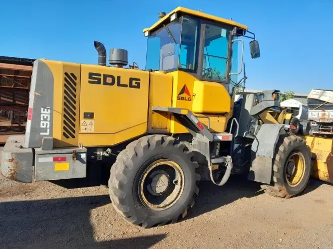Pá carregadeira SDLG 936 (Volvo) excelente estado