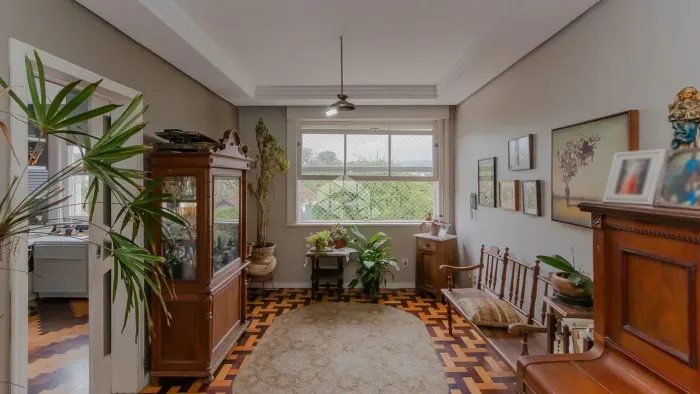Duas casas geminadas com 360,00 m² em venda simultânea no Bairro Petrópolis