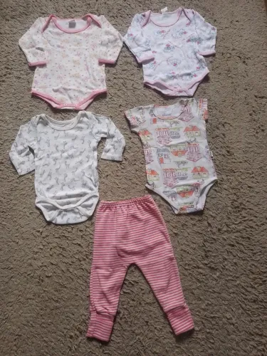 Lote de roupas de bebê - Bodies e calça - tamanho G ( 3/6 meses )