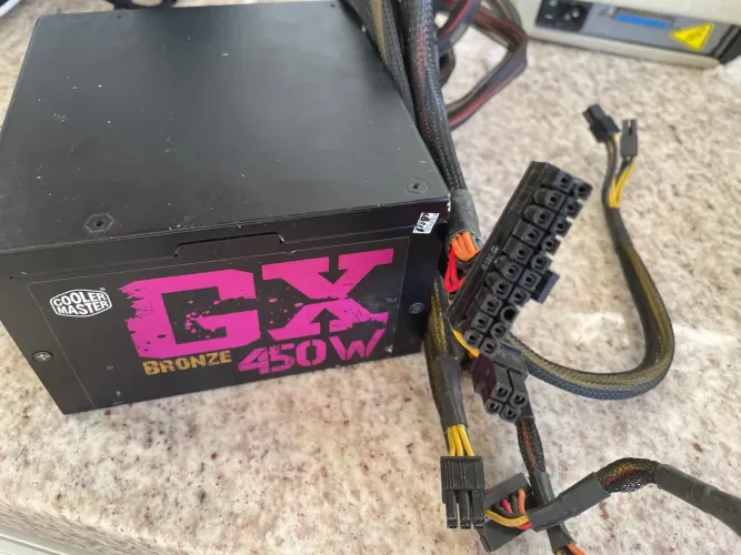 Fonte Cooler Master GX Bronze 450W queimada