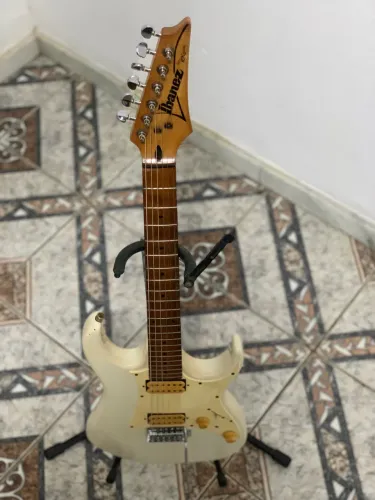 Guitarra Ibanez RX20 autografada por Andreas Kisser Sepultura