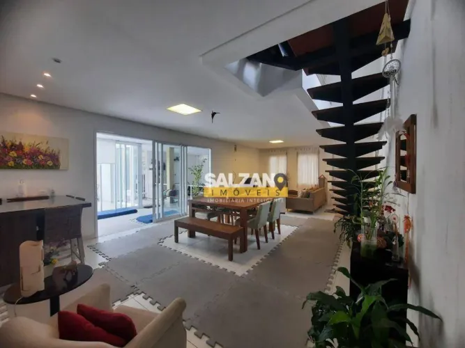 Sobrado com 3 dormitórios à venda, 322 m² por R$ 1.800.000,00 - Campos do Conde II Versail
