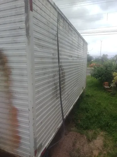 Vendo baú de caminhão