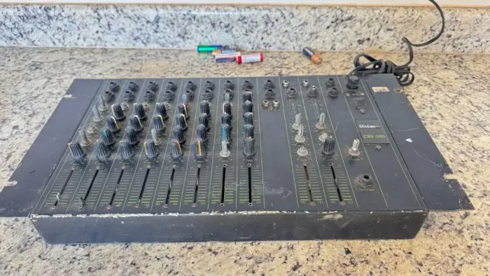 Mesa Staner 08.2S (Para Conserto Ou Retirada De Peças) 