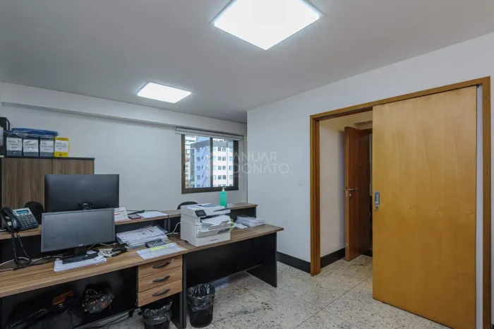 Santa Efigênia - Sala(s) à venda na Anuar Donato