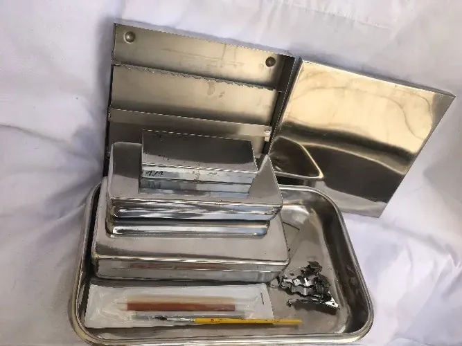 Kit de caixas e bandeja em Inox e instrumentos para dentistas ou estudantes odontologia
