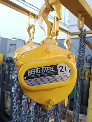 TALHA MANUAL BERG STEEL 2 Ton X 3 Mts de ELEVAÇÃO 