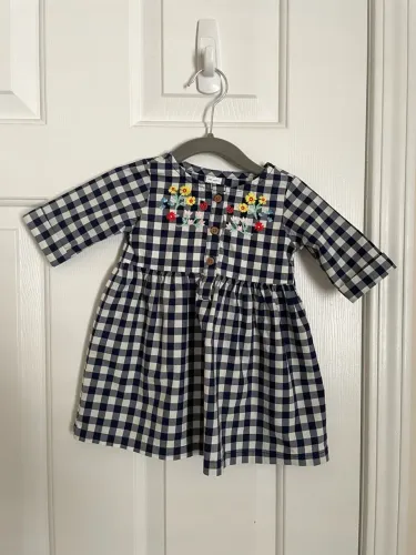 Vestido Xadrez Infantil com Bordado Floral Carters 