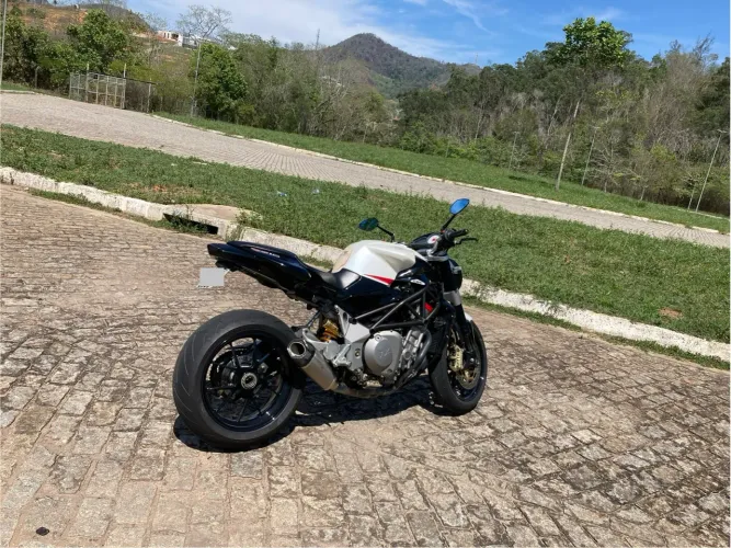 MV AGUSTA BRUTALE 910 R