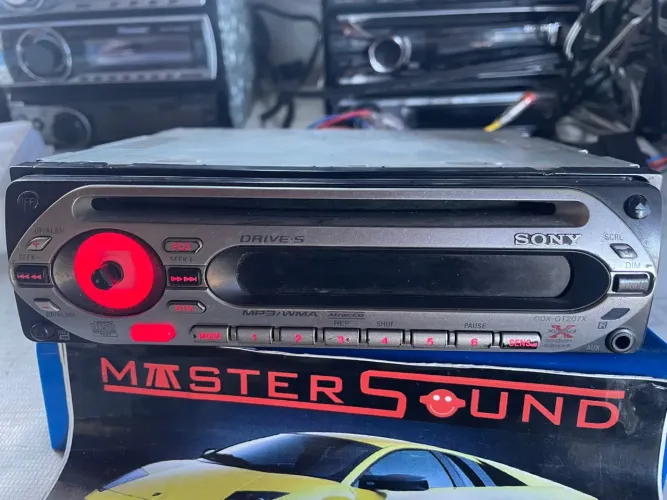 Trazeira Sony cdx-gt207x para retirar peças parte interna tudo funcionando 