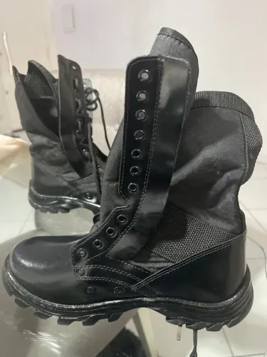Botas Táticas Militares - Preta