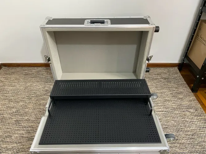 Pedalboard Custom Aço Reforçado + FligthCase Hands Custom Case (60x40)