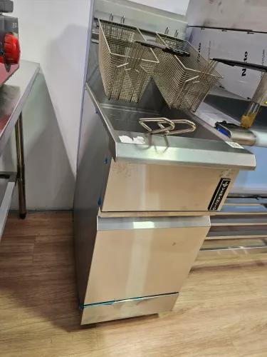 fritadeira industrial a gás zona fria linha prime