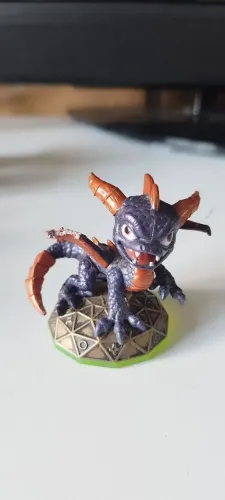 Boneco Spyro Skylanders